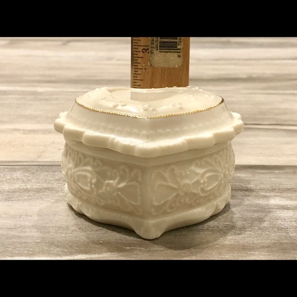 ✳️RECENTLY ADDED: Ceramic trinket / catch-all box - Picture 3 of 8